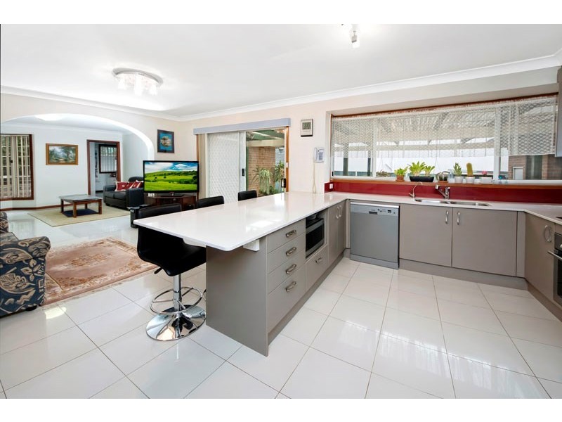 7 Hobart Place, Illawong NSW 2234