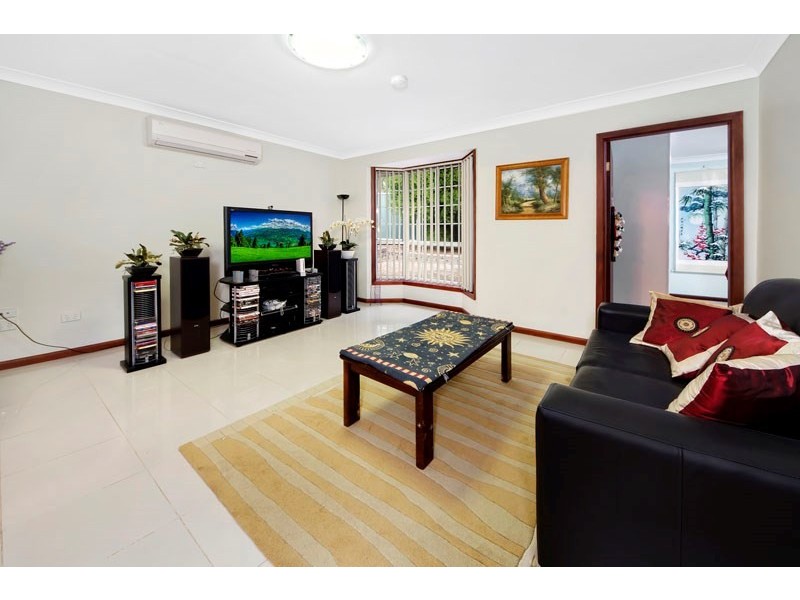 7 Hobart Place, Illawong NSW 2234