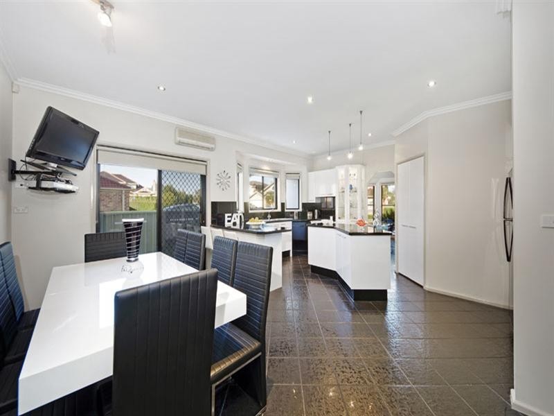 1 Llanberis Drive, Menai NSW 2234