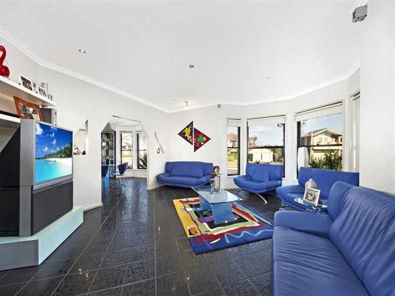 1 Llanberis Drive, Menai NSW 2234