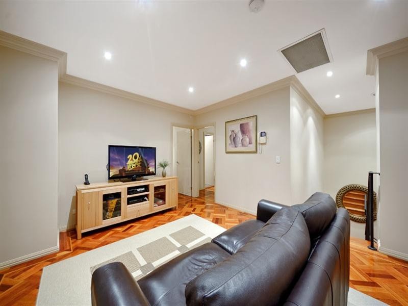 28 Link Circuit, Menai NSW 2234