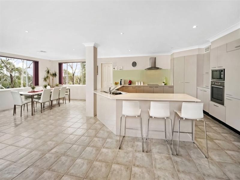 9 Barnes Crescent, Menai NSW 2234