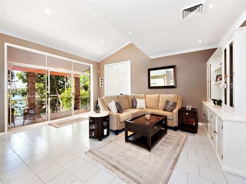 19-21 Bignell Street, Illawong NSW 2234