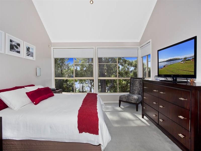 19-21 Bignell Street, Illawong NSW 2234