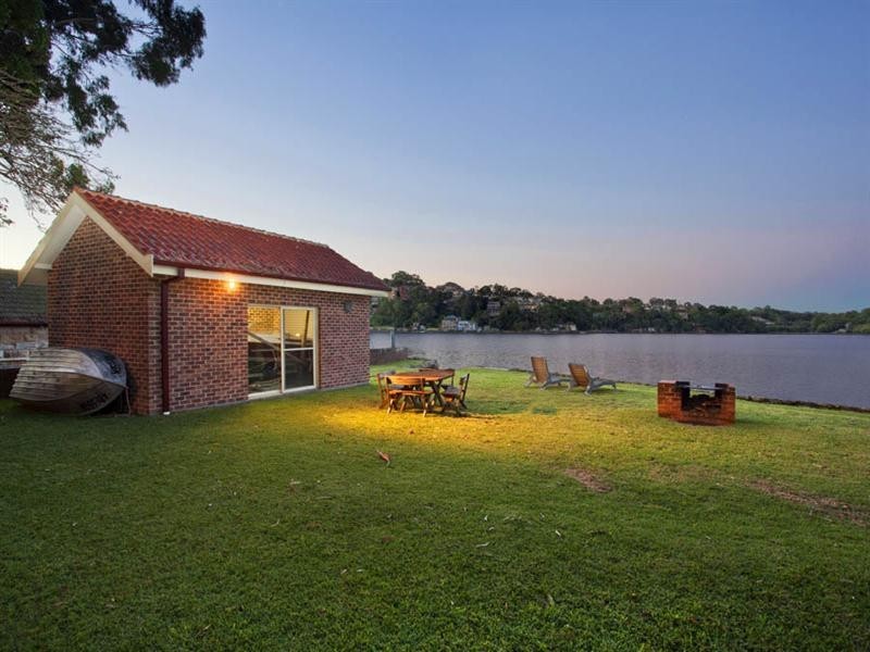 19-21 Bignell Street, Illawong NSW 2234