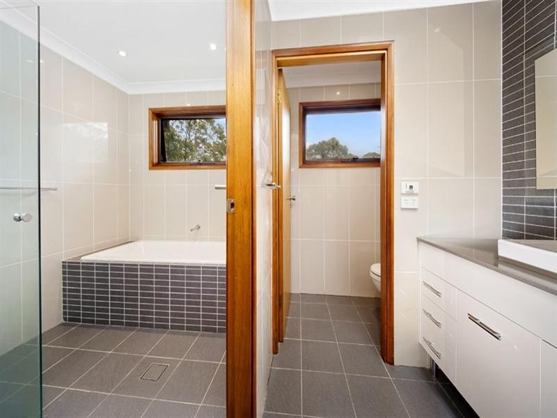 16 Landy Close, Menai NSW 2234