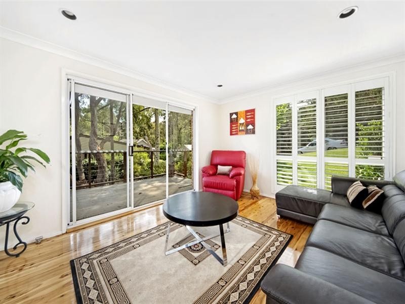 6 Ontario Close, Illawong NSW 2234