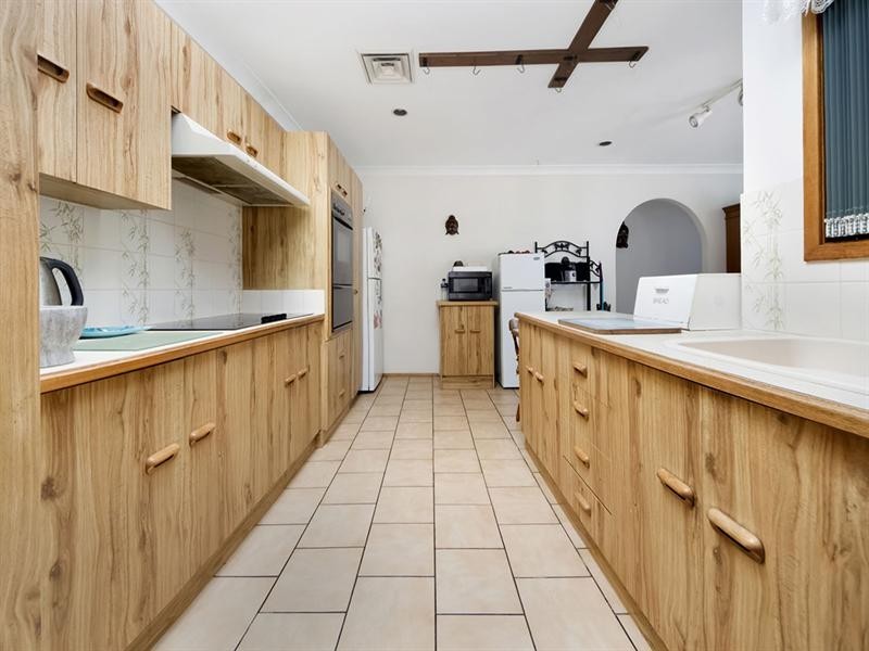 73 Hall Drive, Menai NSW 2234