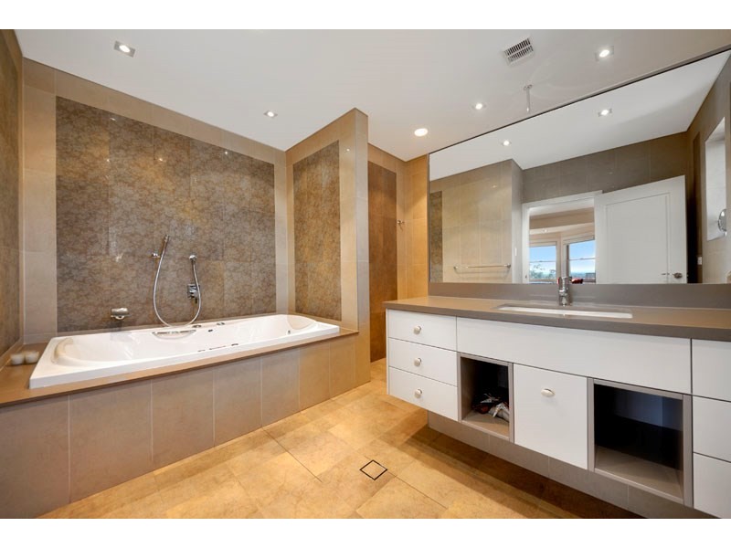 14 Blackwattle Place, Alfords Point NSW 2234