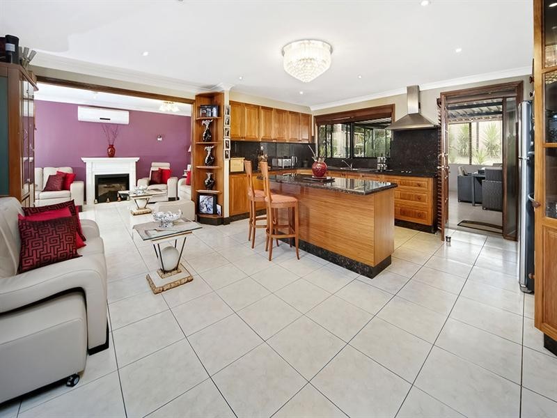 3 Baudin Close, Illawong NSW 2234