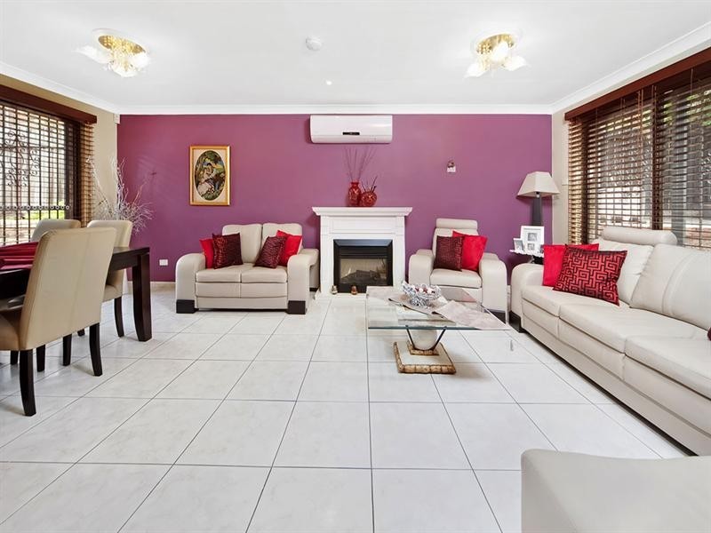 3 Baudin Close, Illawong NSW 2234