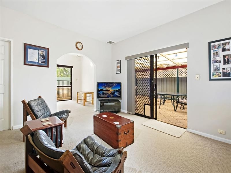 3 Lee Place, Illawong NSW 2234