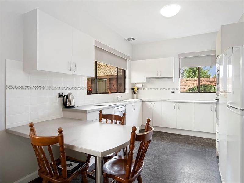 3 Lee Place, Illawong NSW 2234