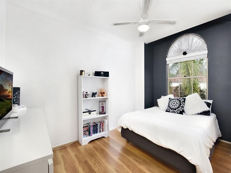 2/16 Amberwood Place, Menai NSW 2234