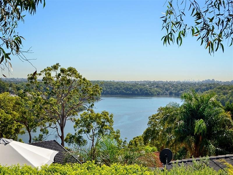 6 Renard Close, Illawong NSW 2234