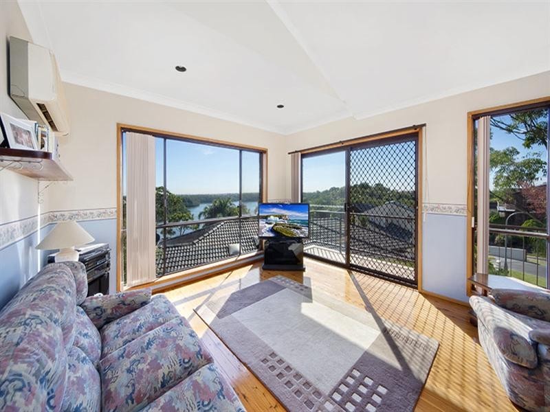 6 Renard Close, Illawong NSW 2234
