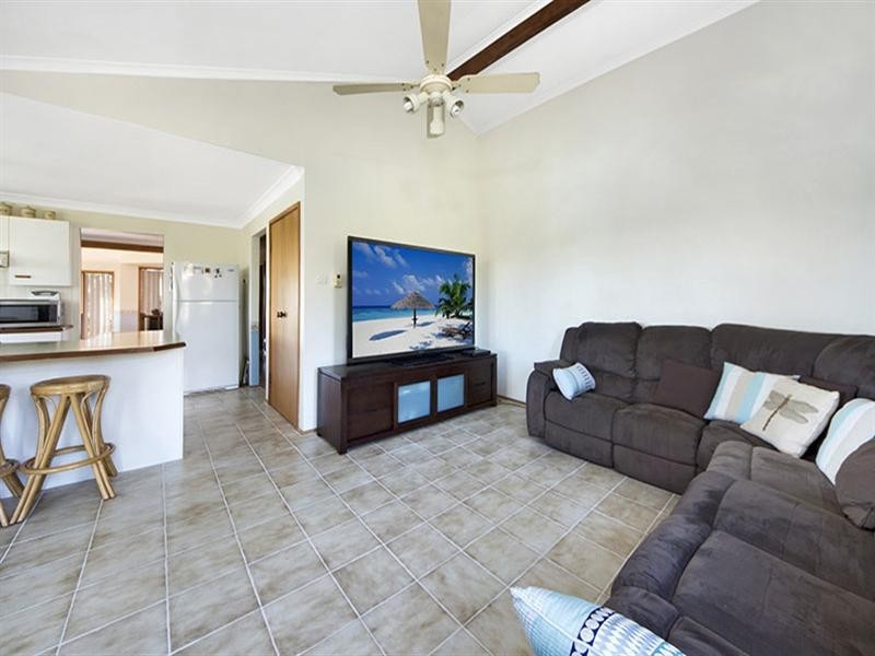 6 Renard Close, Illawong NSW 2234