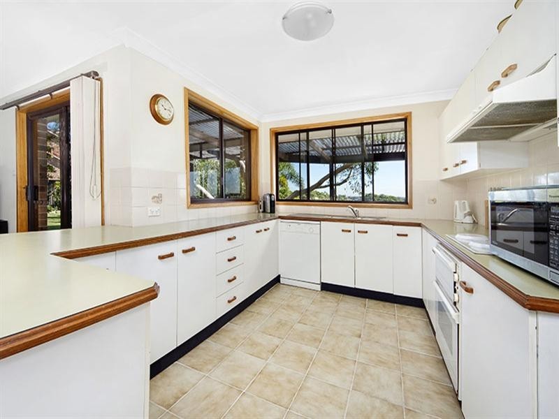 6 Renard Close, Illawong NSW 2234