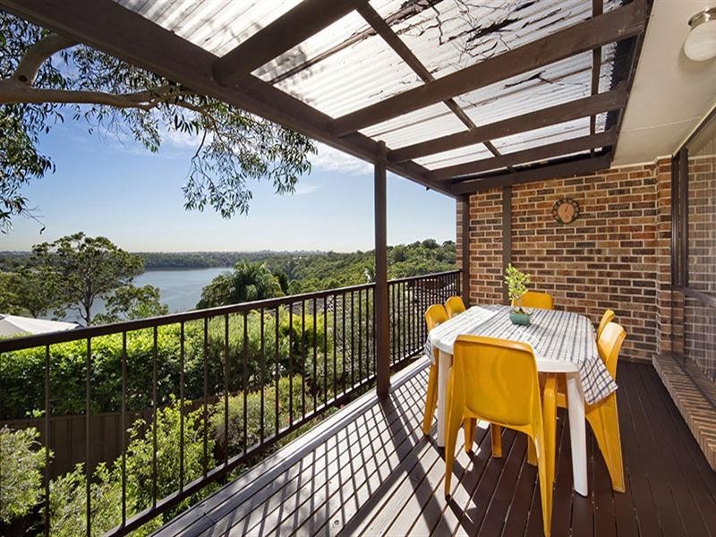 6 Renard Close, Illawong NSW 2234