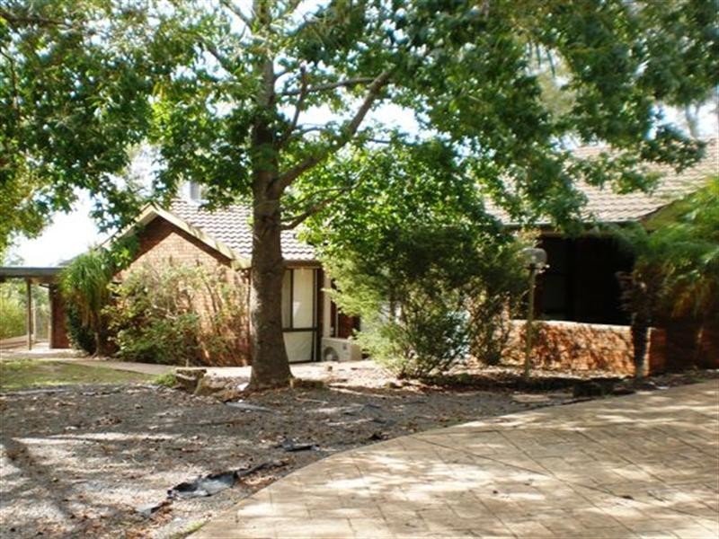 1 Barker Close, Illawong NSW 2234