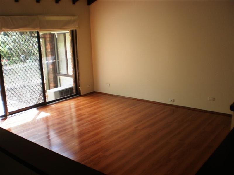 1 Barker Close, Illawong NSW 2234