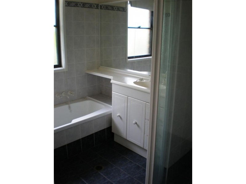 1 Barker Close, Illawong NSW 2234