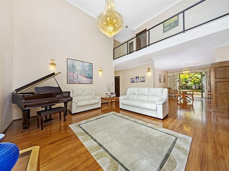 41 Henry Lawson Drive, Peakhurst NSW 2210