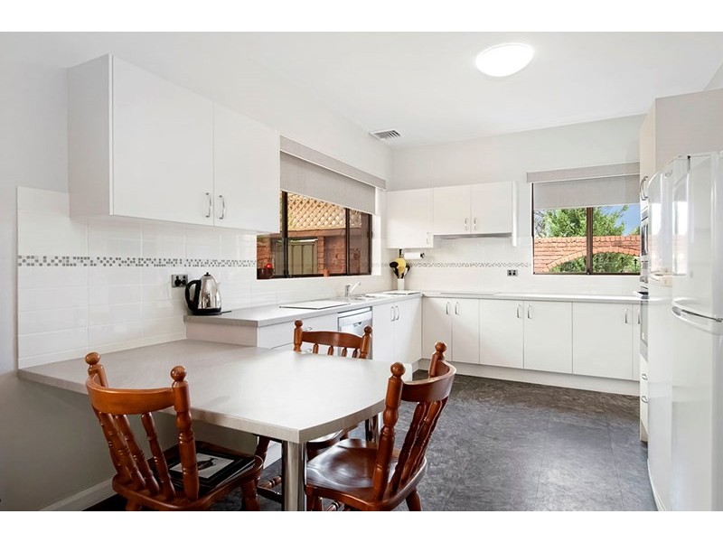 3 Lee Place, Illawong NSW 2234