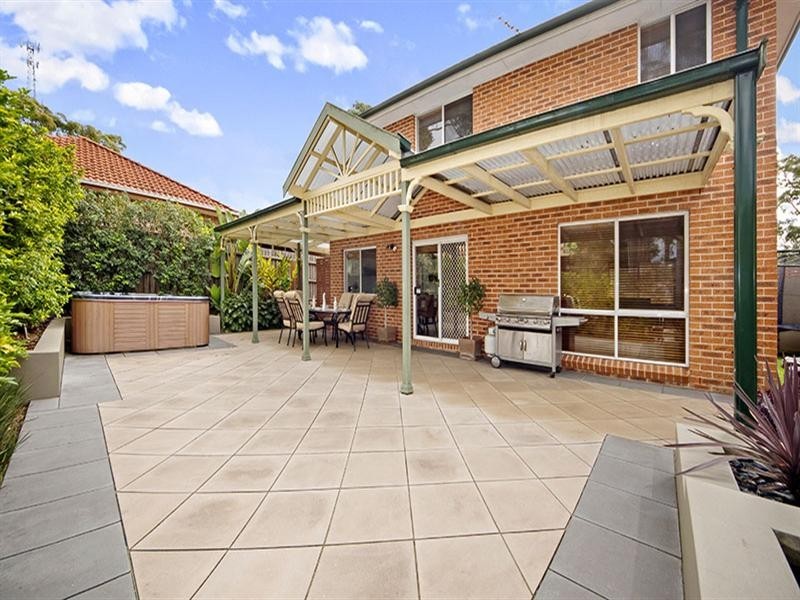 2 Arnold Place, Menai NSW 2234