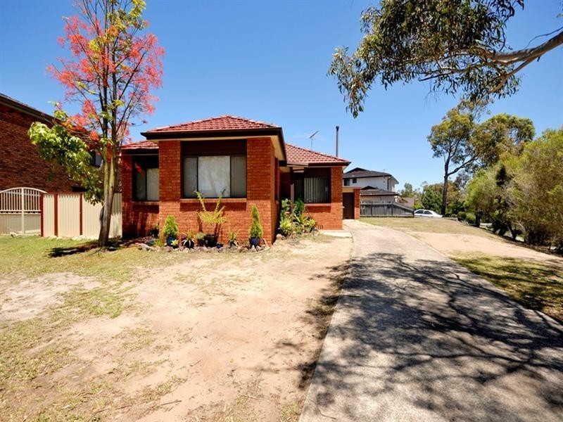 30 Wilbung Road, Illawong NSW 2234