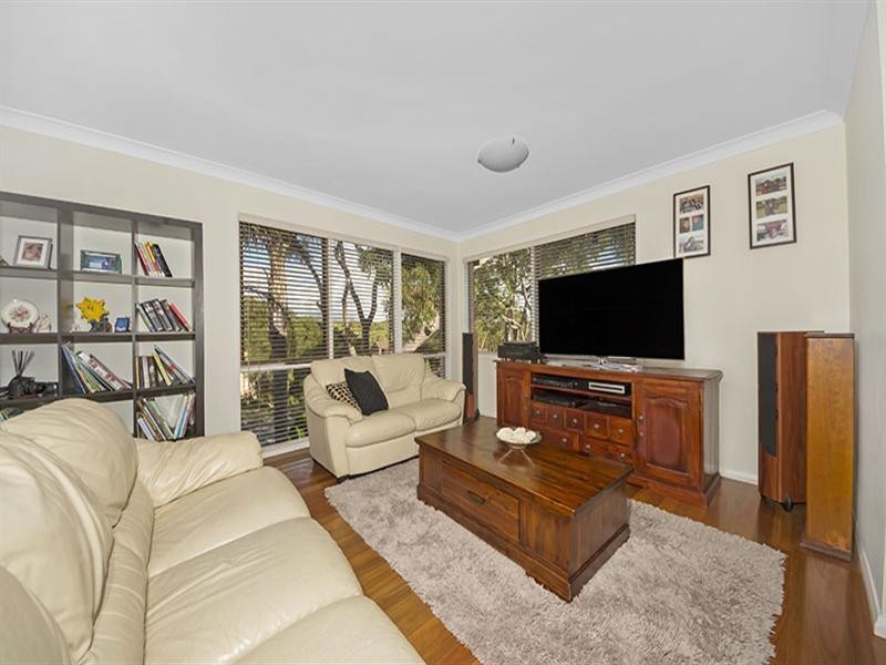 33 Jervis Drive, Illawong NSW 2234