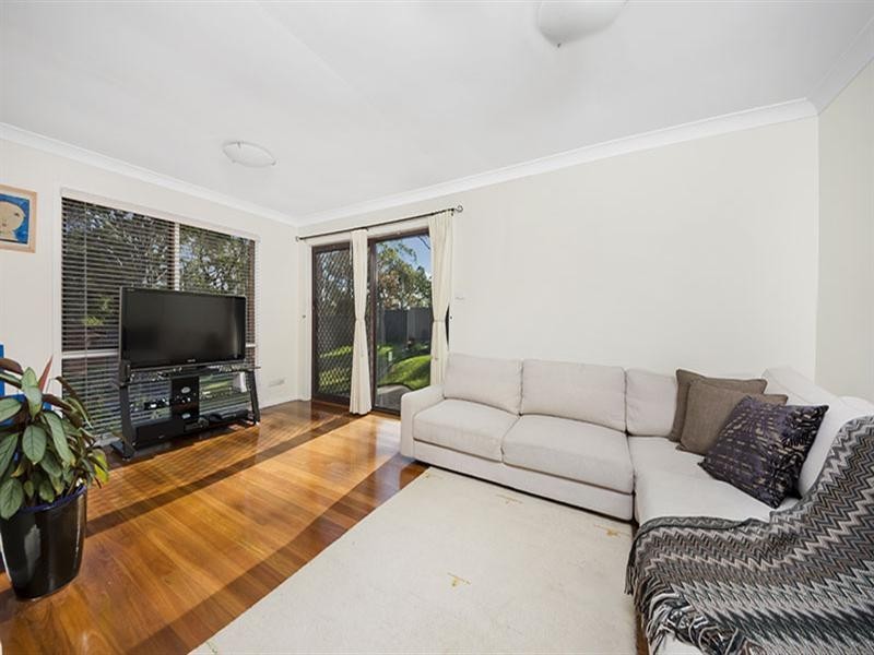 33 Jervis Drive, Illawong NSW 2234
