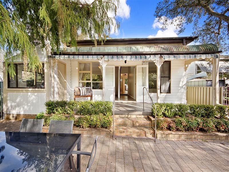 8 Thorp Road, Woronora NSW 2232