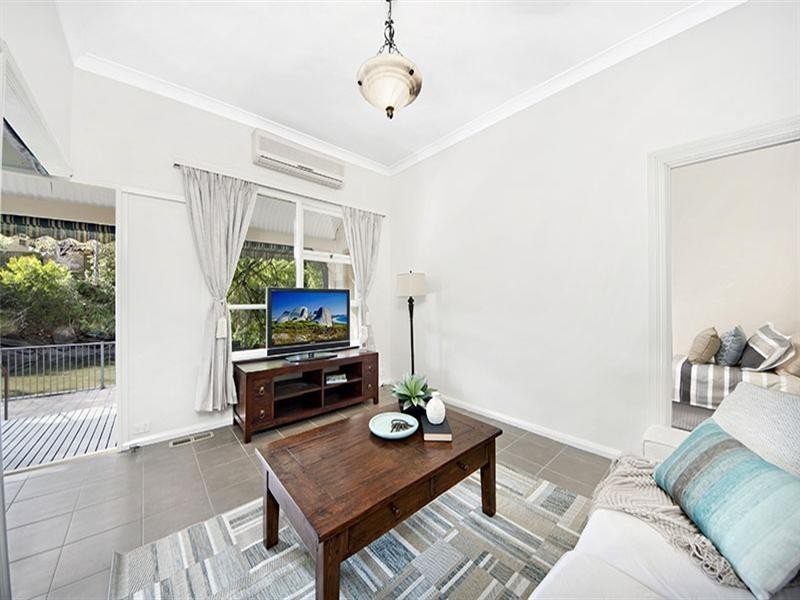8 Thorp Road, Woronora NSW 2232