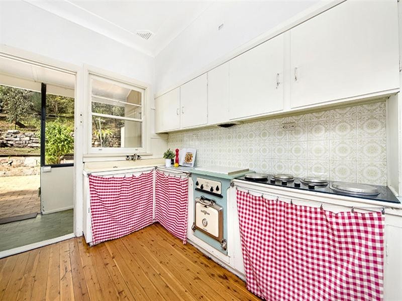 96 Prince Edward Park Road, Woronora NSW 2232