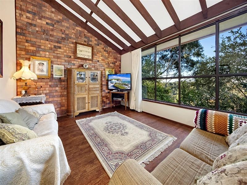 6 Belbowrie Close, Bangor NSW 2234