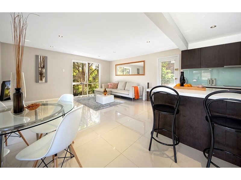 15 Wales Close, Illawong NSW 2234