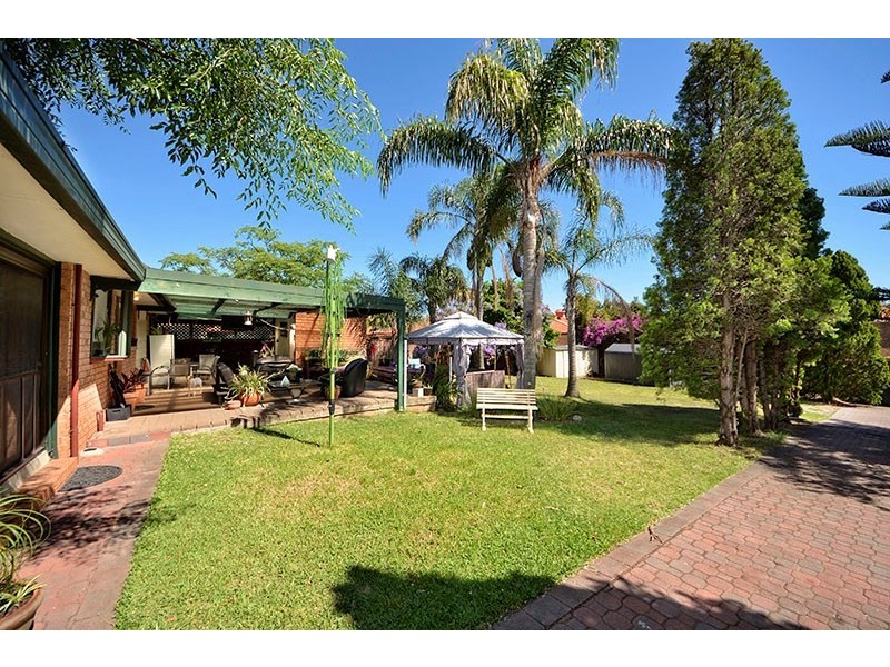 41 Mariner Road, Illawong NSW 2234