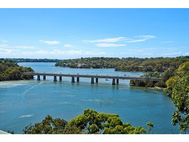 8 Bignell Street, Illawong NSW 2234