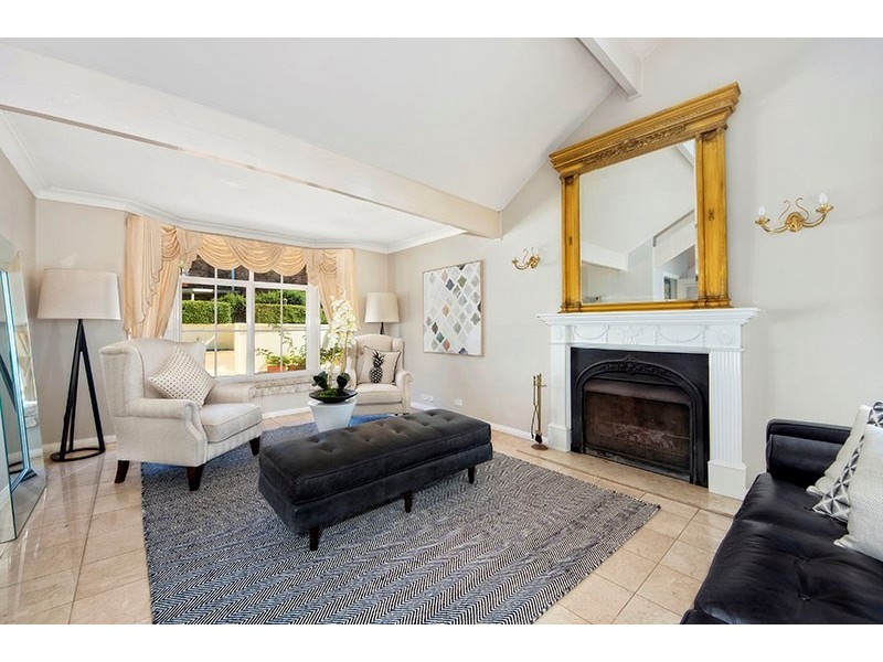 8 Bignell Street, Illawong NSW 2234