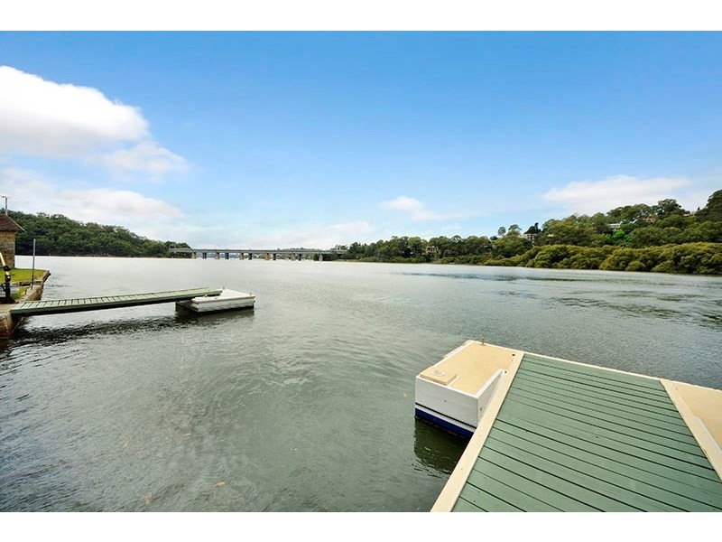 8 Bignell Street, Illawong NSW 2234