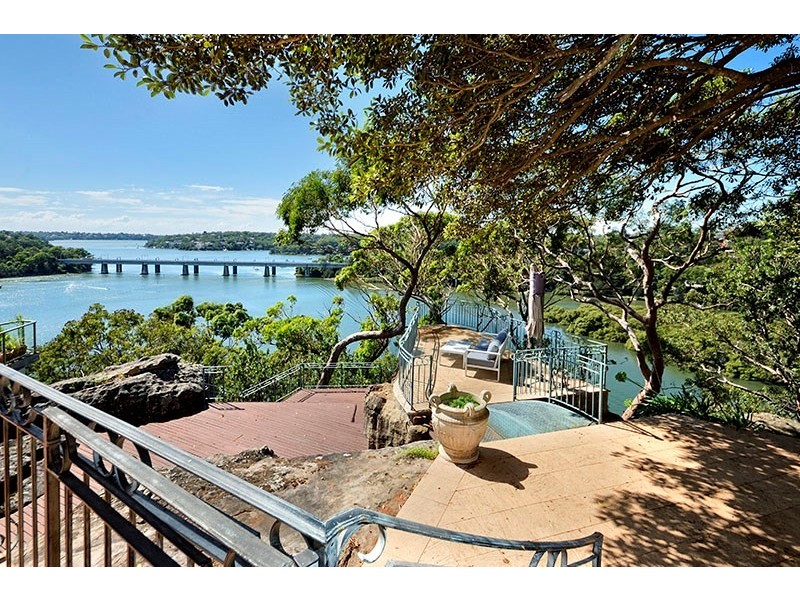 8 Bignell Street, Illawong NSW 2234