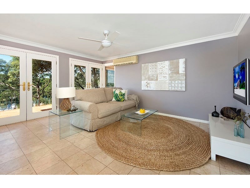 8 Bignell Street, Illawong NSW 2234