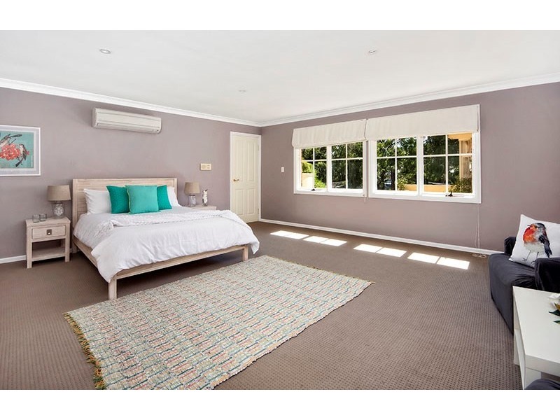 8 Bignell Street, Illawong NSW 2234