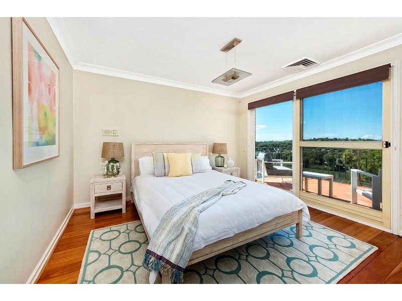 8 Bignell Street, Illawong NSW 2234