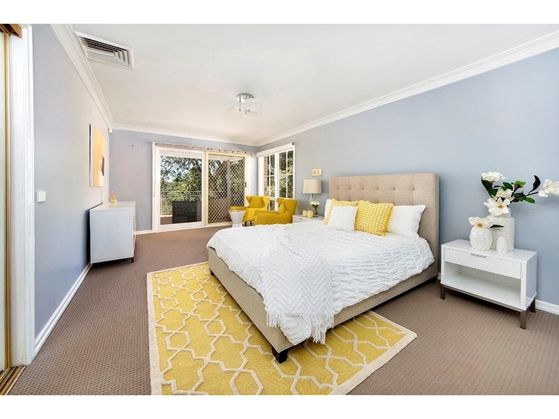 8 Bignell Street, Illawong NSW 2234