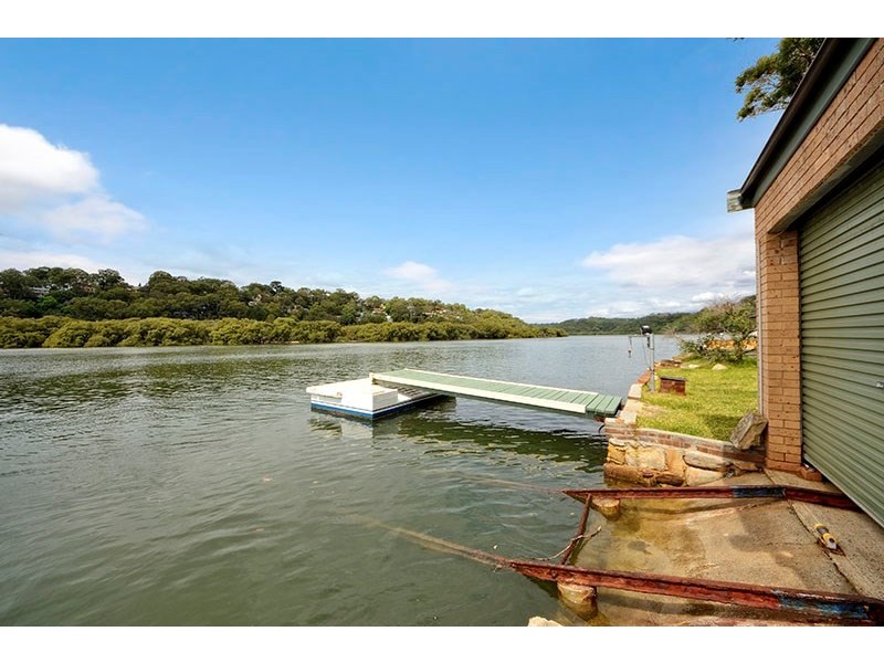 8 Bignell Street, Illawong NSW 2234