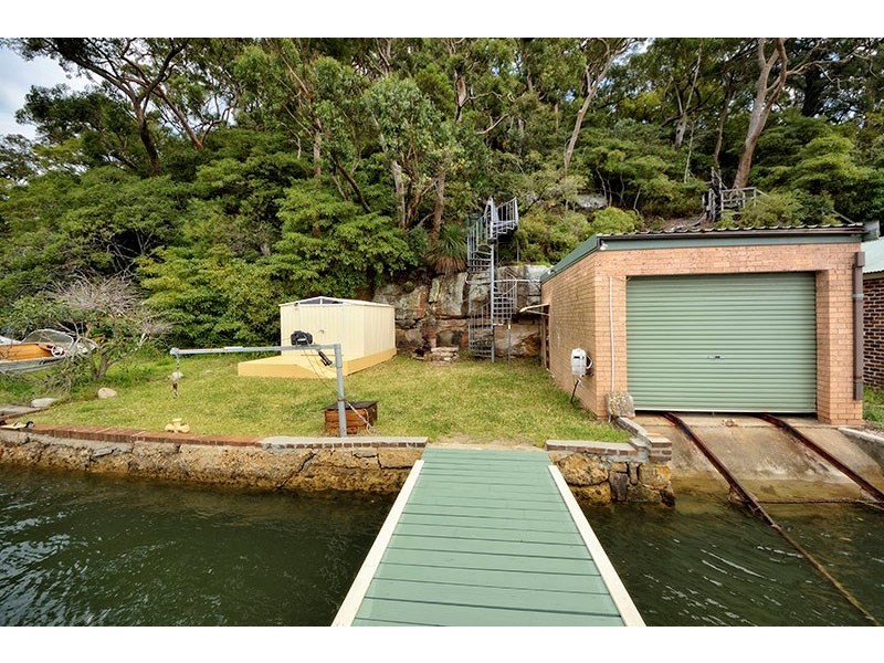 8 Bignell Street, Illawong NSW 2234