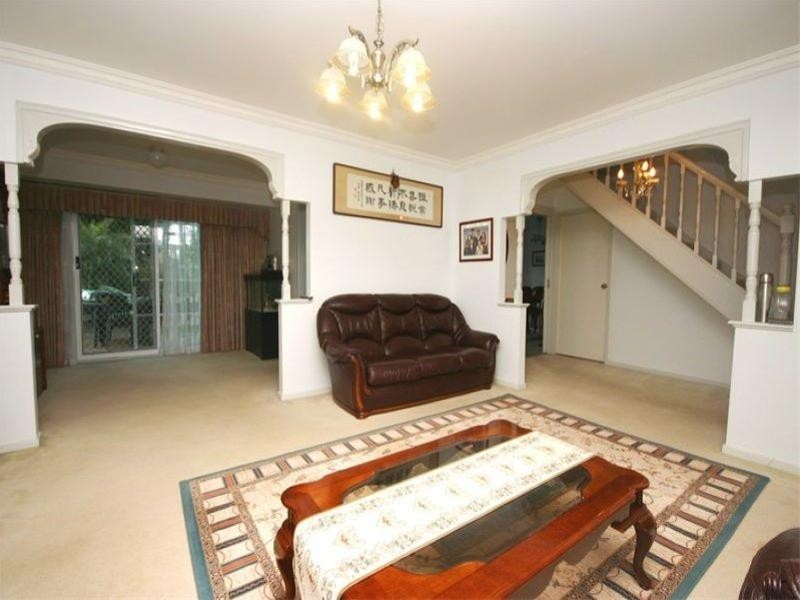 11 Phoenix Place, Illawong NSW 2234