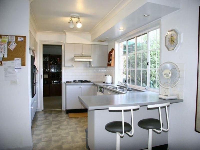 11 Phoenix Place, Illawong NSW 2234